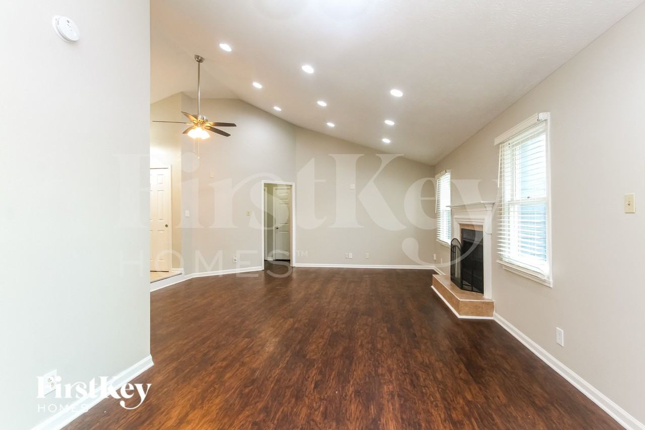 5038 Deer Creek Pl - Photo 4 of 16