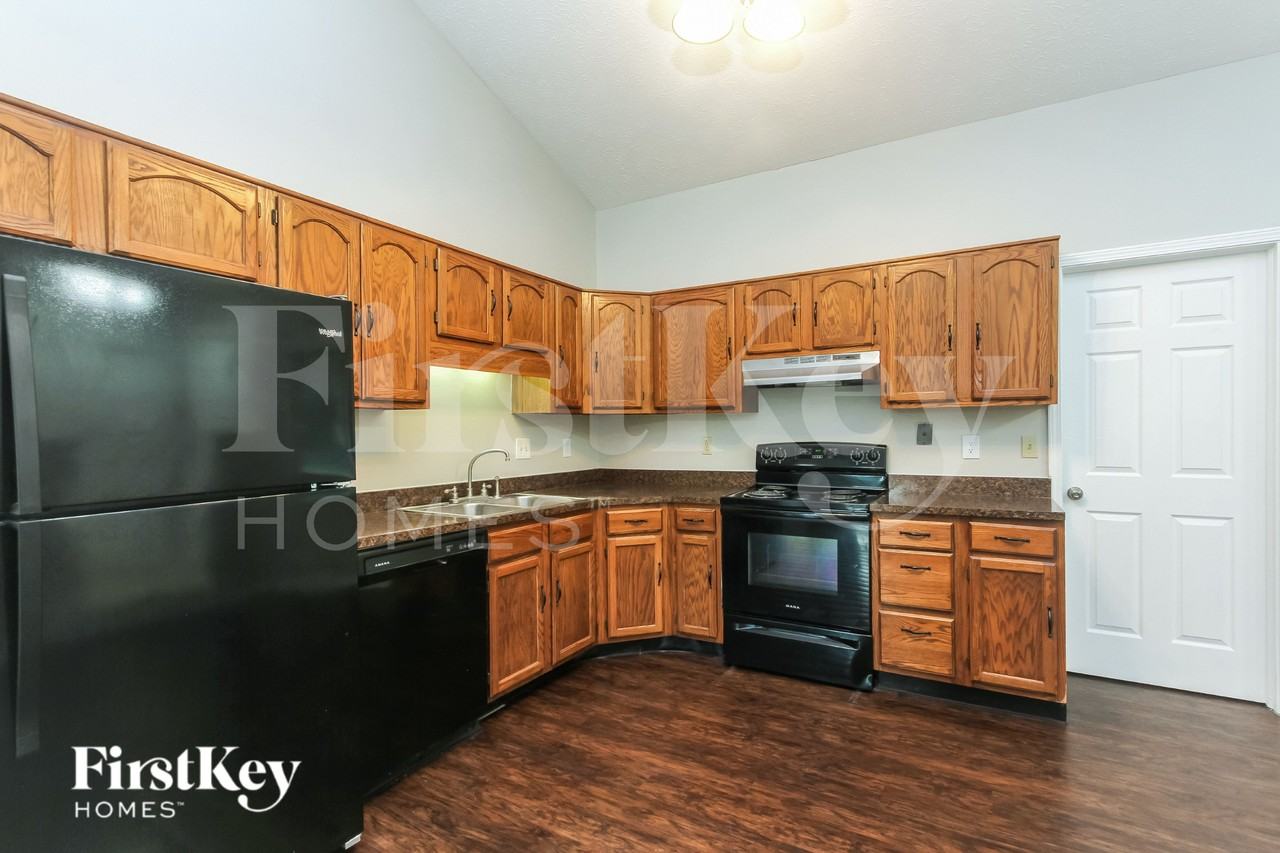 5038 Deer Creek Pl - Photo 5 of 16
