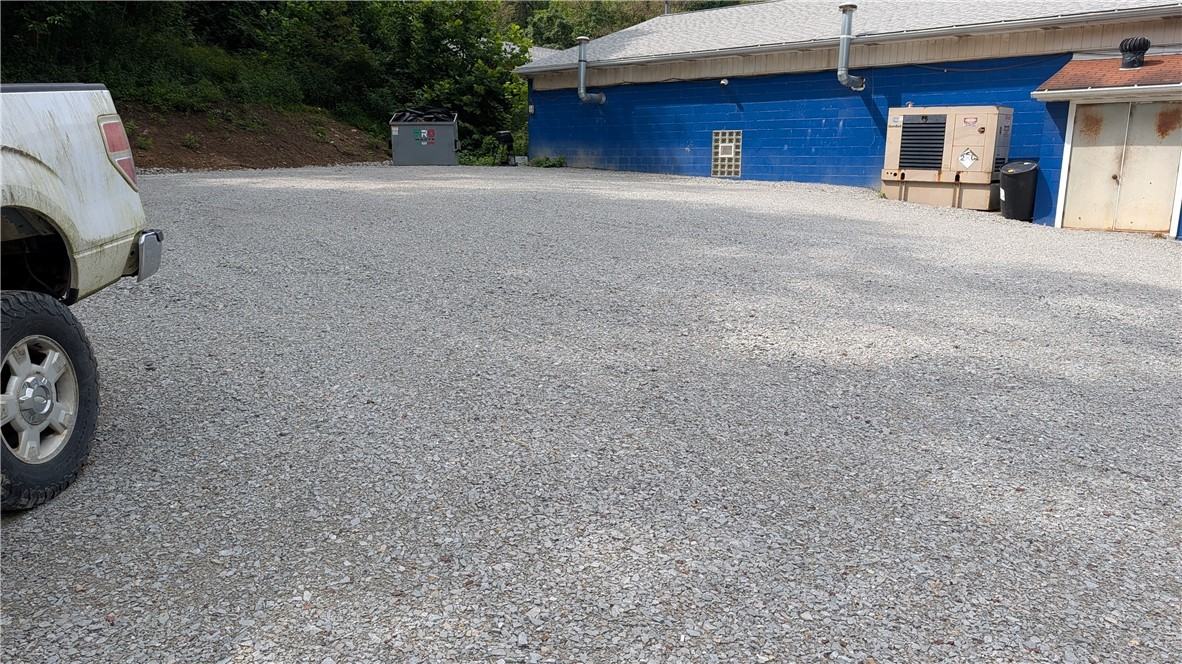 1360 Hayden Blvd - Photo 3 of 7