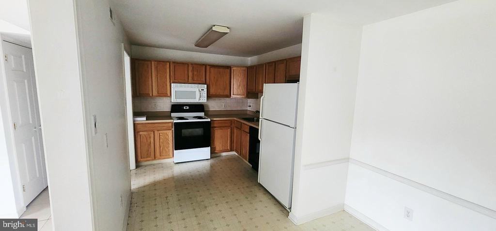 1864 Gibson Rd - Photo 4 of 20