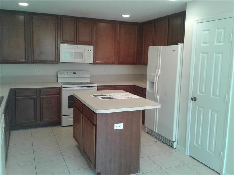 1752 Sw Airoso Blvd - Photo 2 of 10