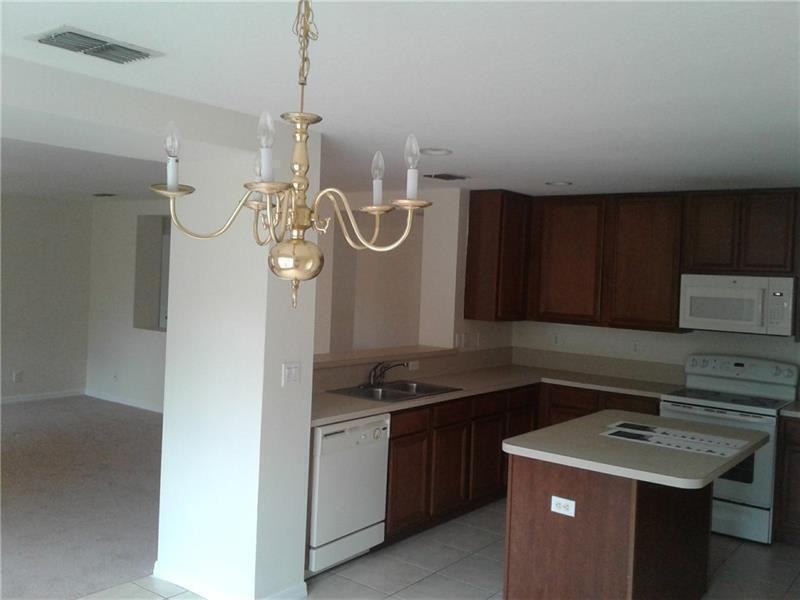 1752 Sw Airoso Blvd - Photo 3 of 10