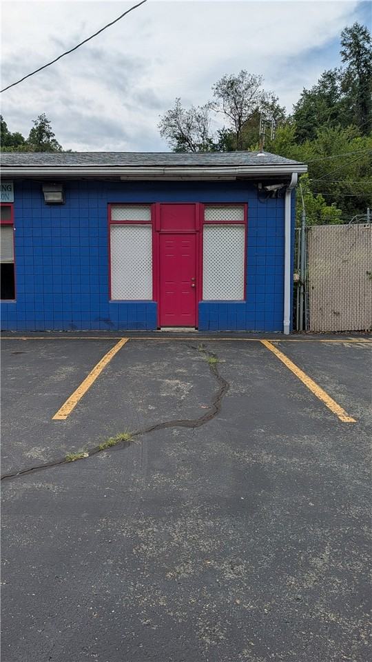 1330 Hayden Blvd - Photo 3 of 9