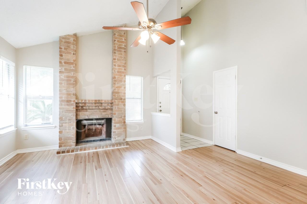 23346 Pebworth Pl - Photo 3 of 16