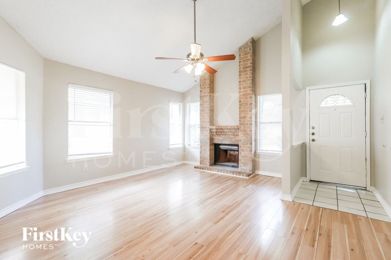 23346 Pebworth Pl - Photo 4 of 16