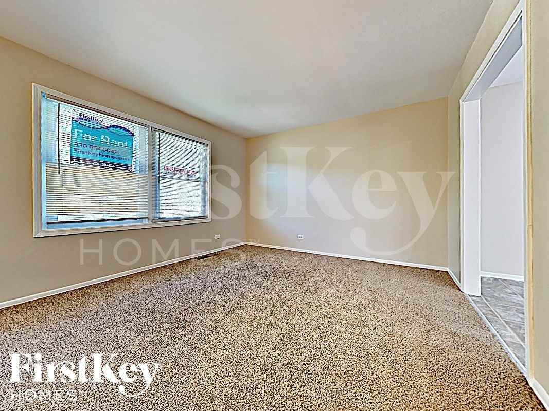 20132 S Kingston Ct - Photo 3 of 18