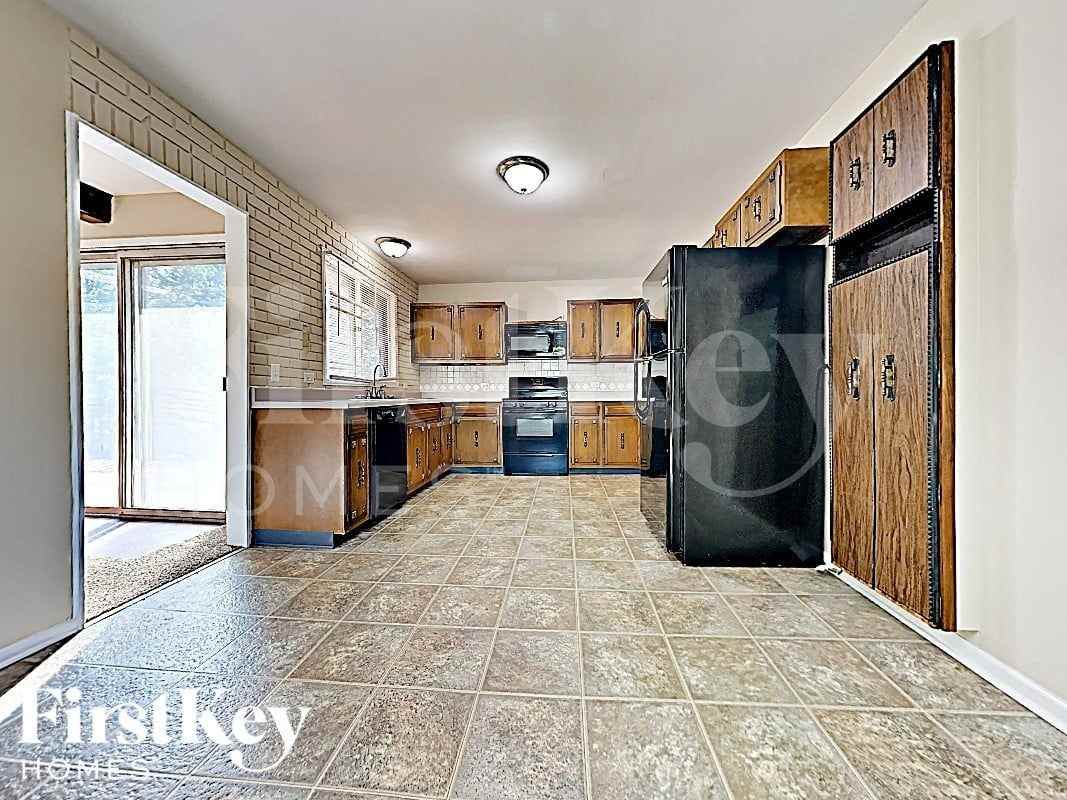 20132 S Kingston Ct - Photo 6 of 18