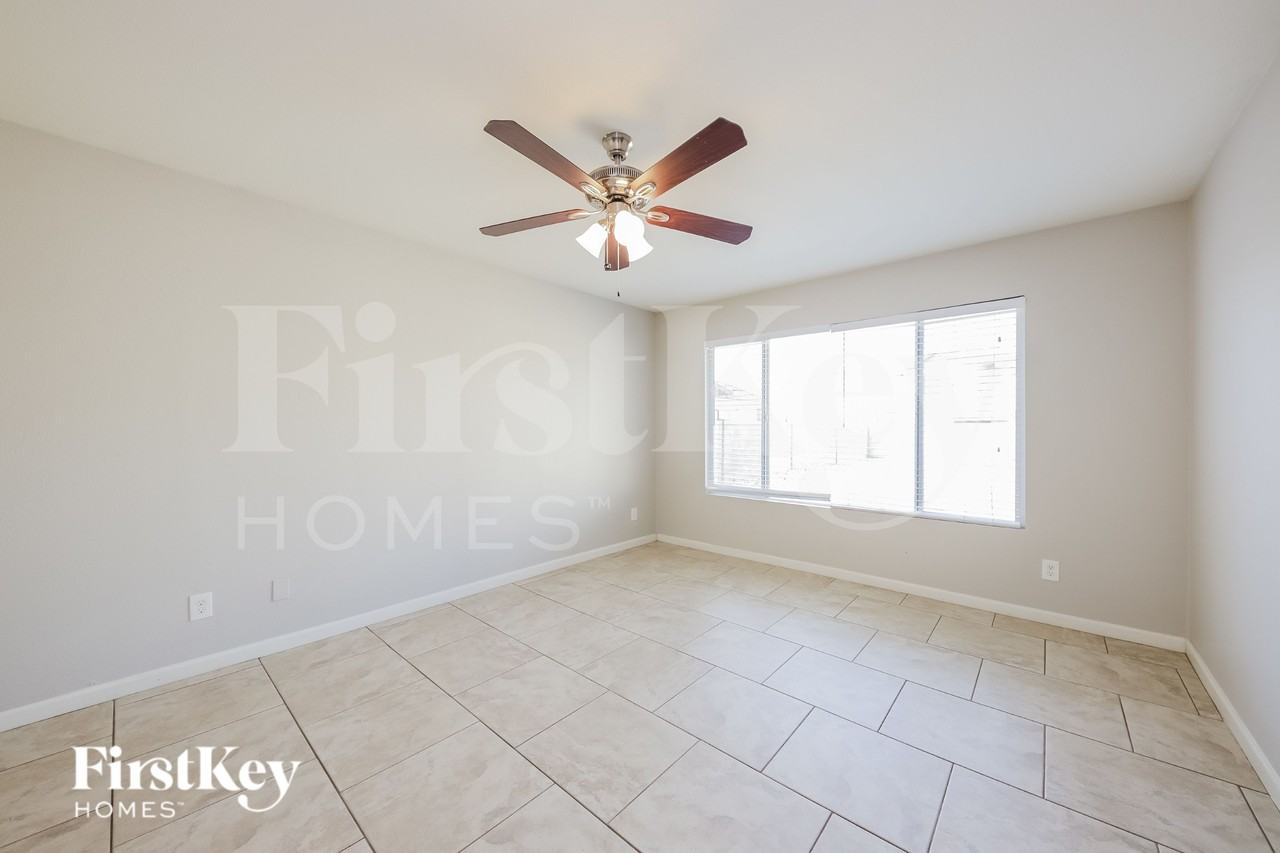 11014 N 82nd Ave - Photo 7 of 16