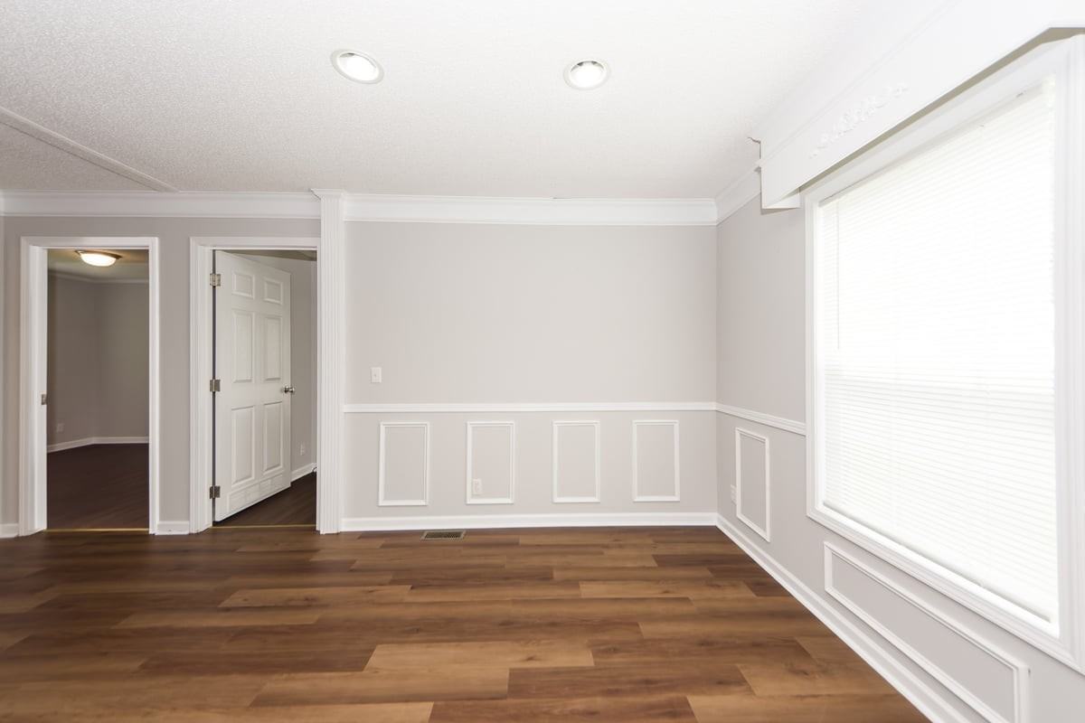 1911 N Grimball Rd - Photo 4 of 31