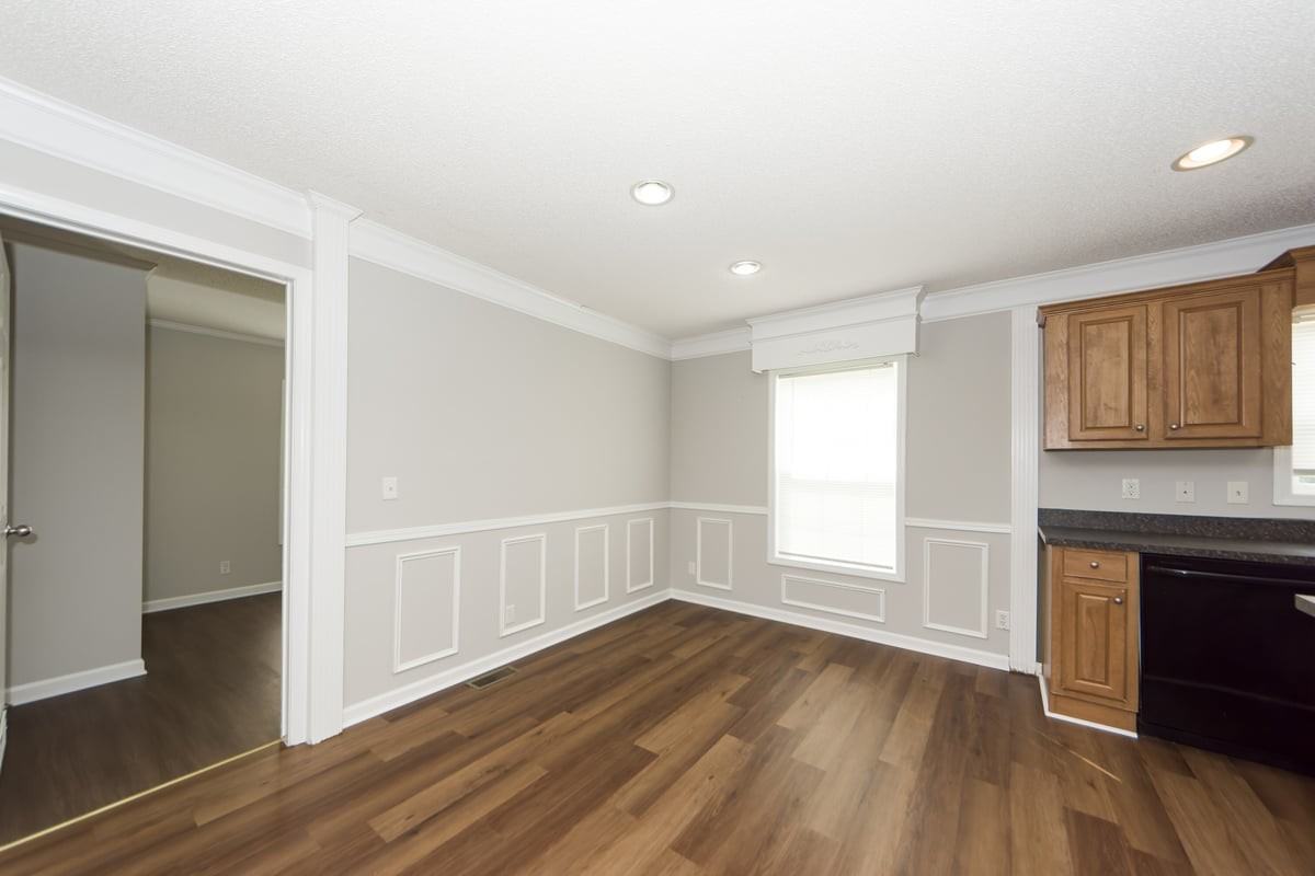 1911 N Grimball Rd - Photo 7 of 31