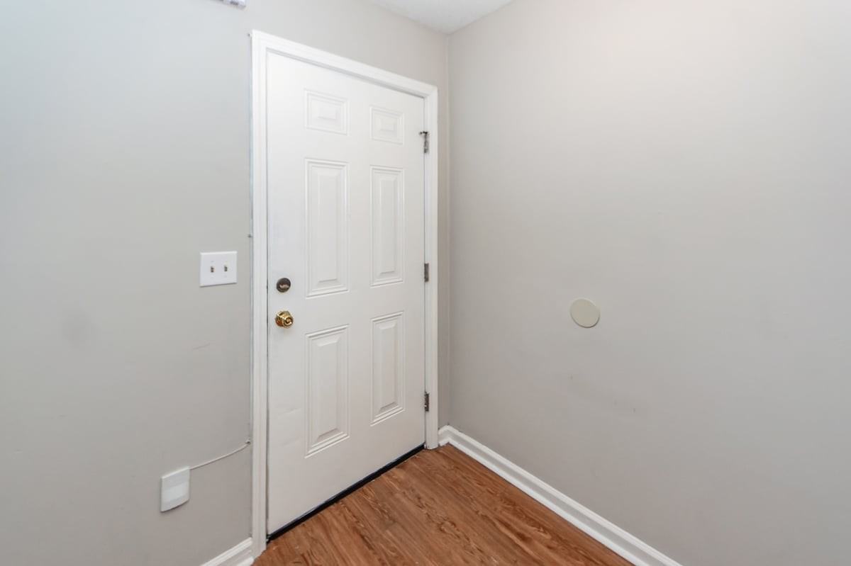 296 Fleming Rd Apt A - Photo 4 of 47