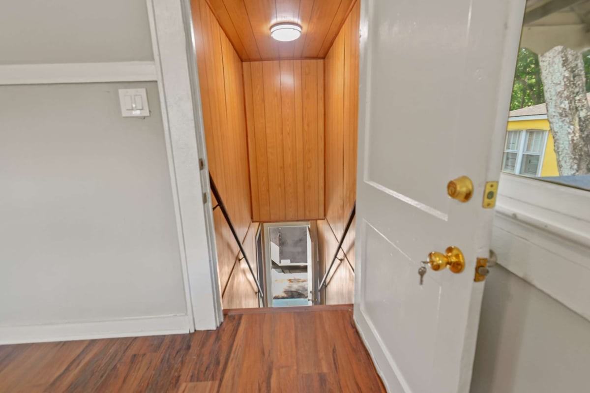3530 Admiral Dr - Photo 3 of 15