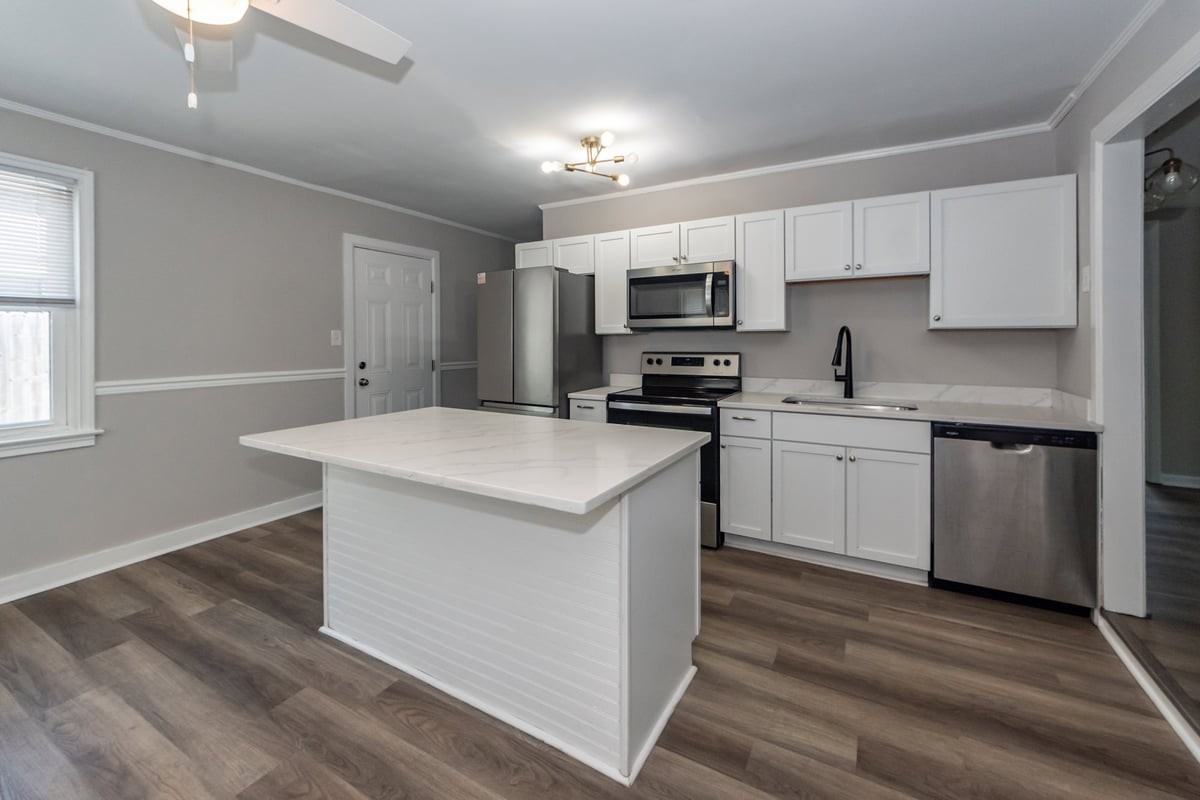 3860 Chestnut St - Photo 6 of 50