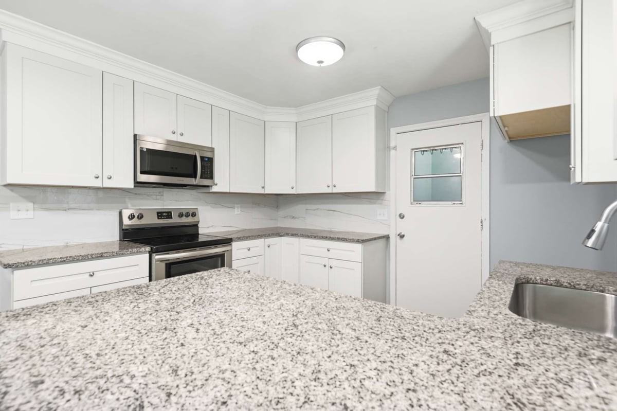 4421 Jenwood St - Photo 6 of 20