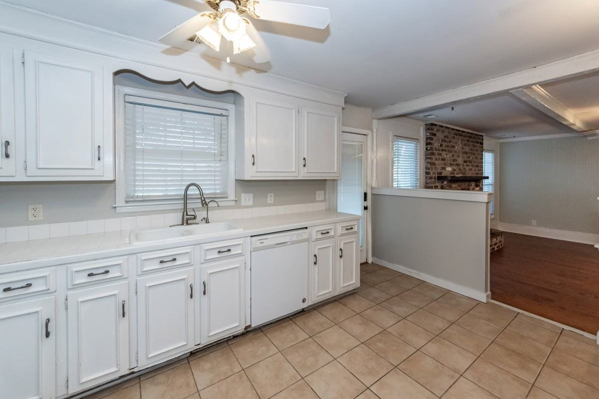 765 Leafwood Rd - Photo 4 of 50