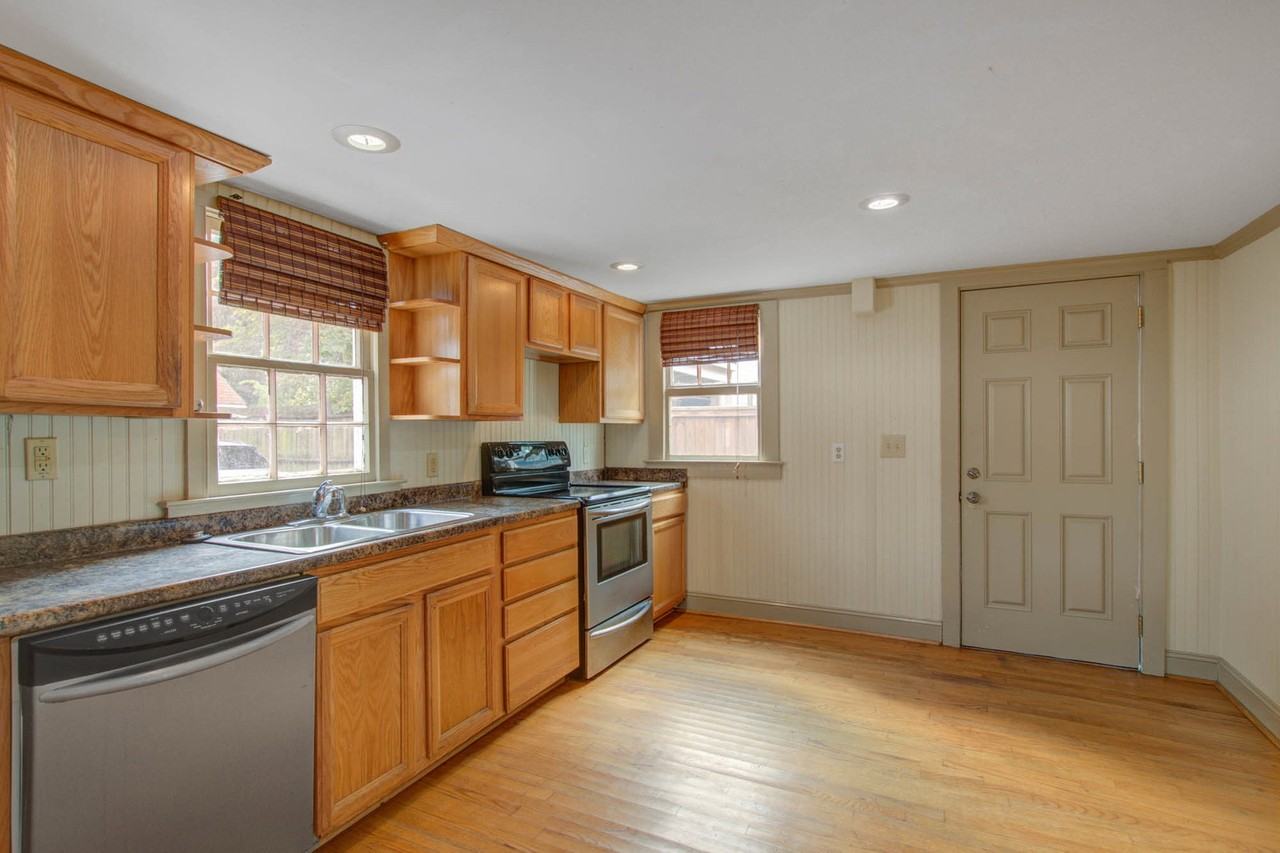 38 Ashe St #B - Photo 2 of 8