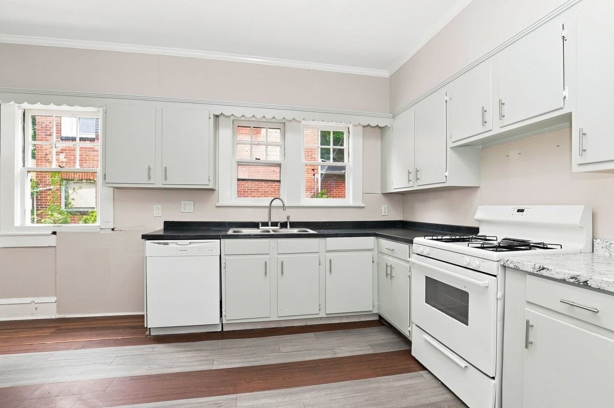 1602 Walker Ave - Photo 4 of 14