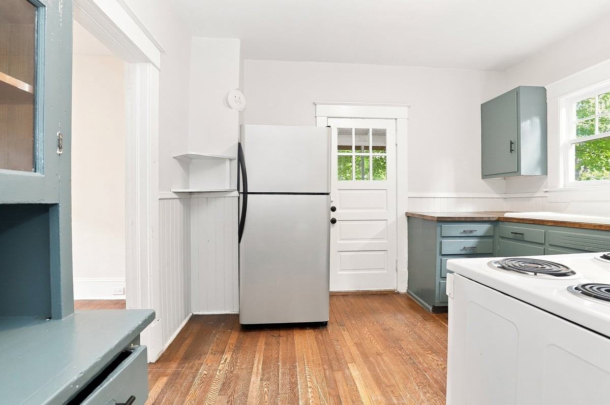 1606 Walker Ave - Photo 5 of 15