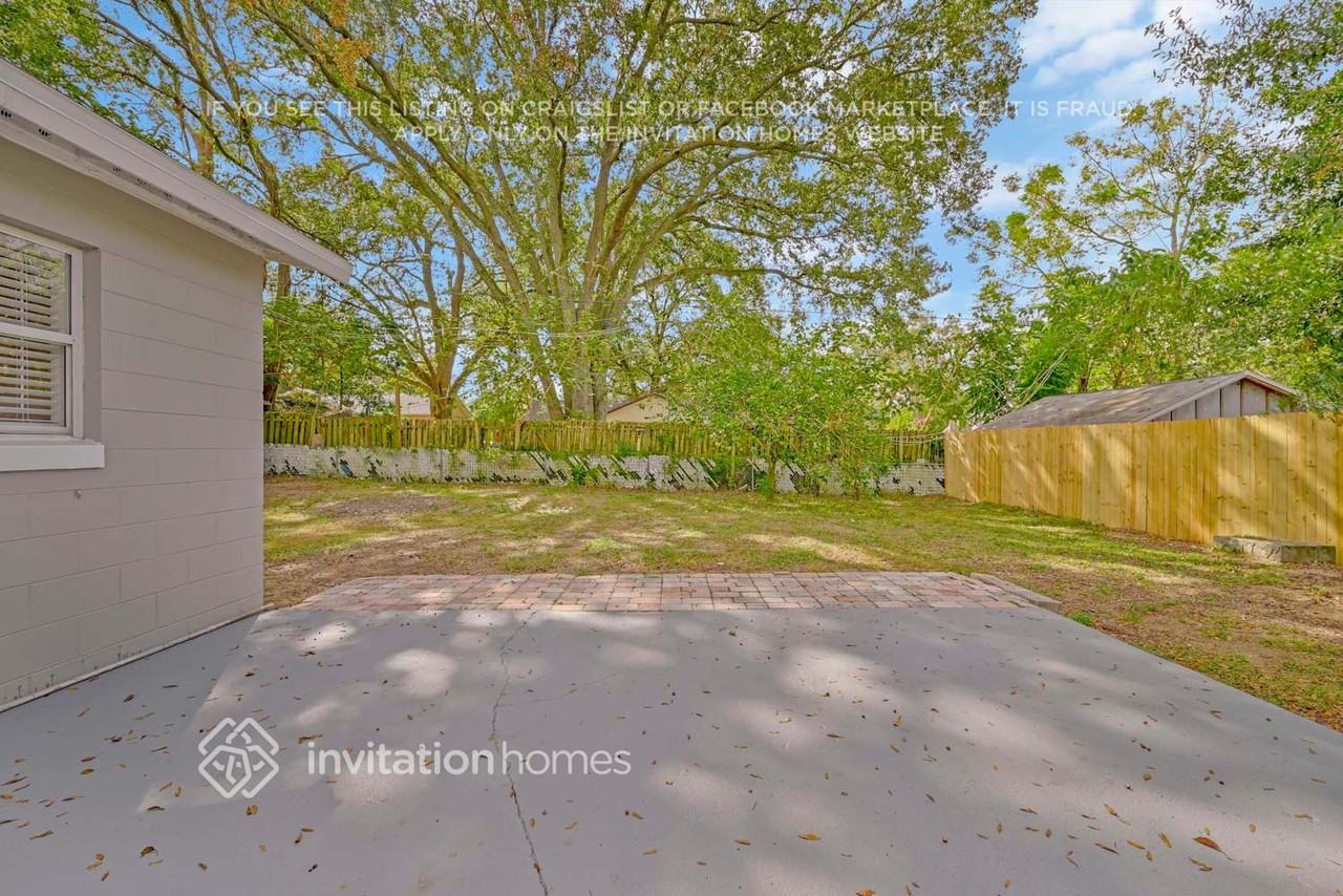 7204 Harwick Dr - Photo 4 of 28