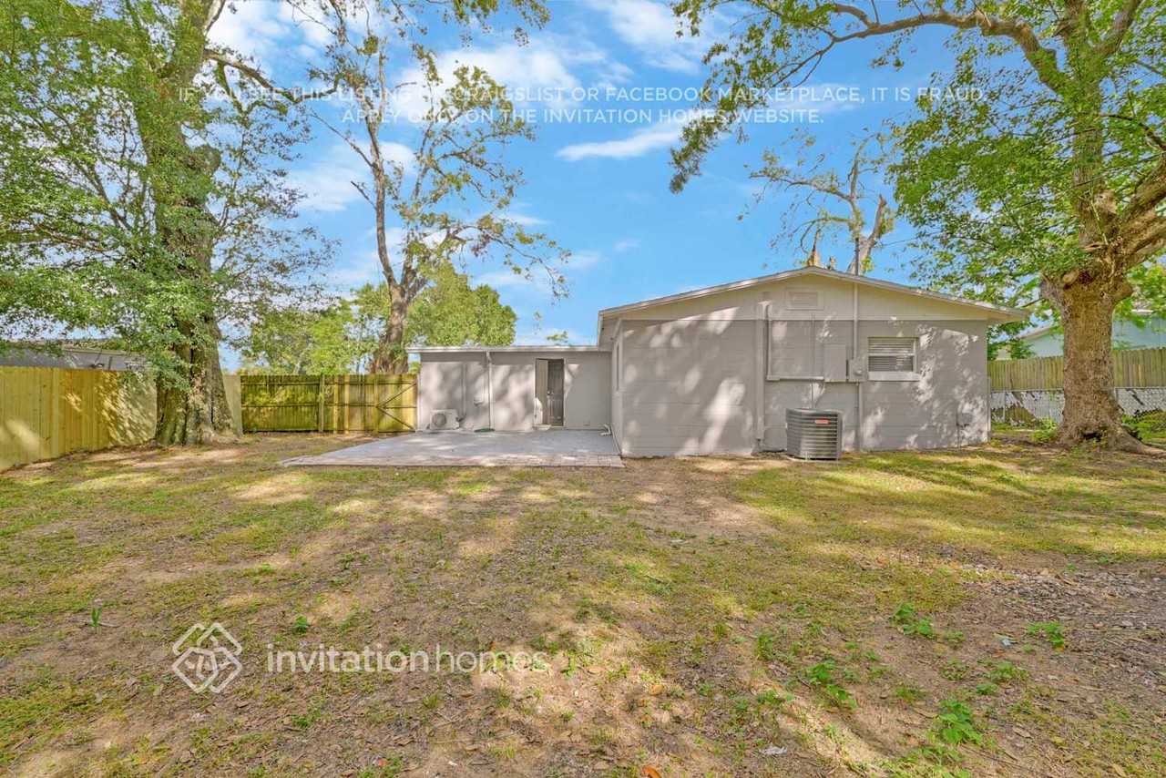 7204 Harwick Dr - Photo 7 of 28