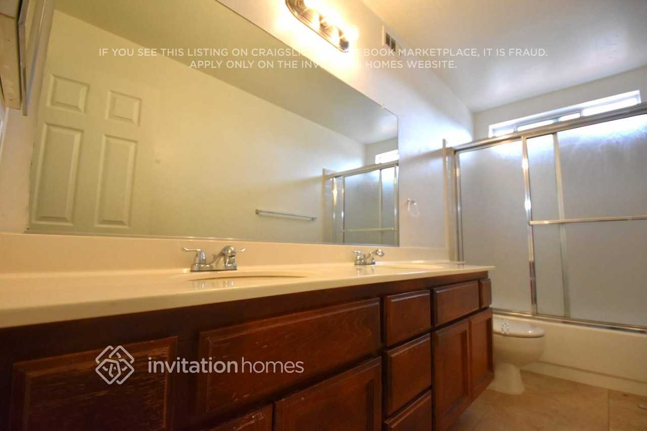 5319 Gardendale Ln - Photo 7 of 10
