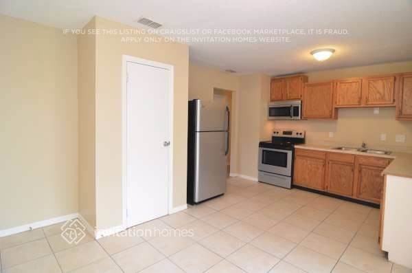 1408 Atlantic Dr - Photo 6 of 19
