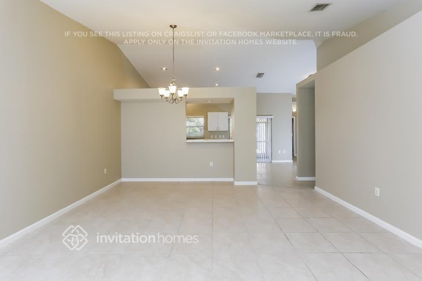 1662 Nw 97th Ave - Photo 3 of 19