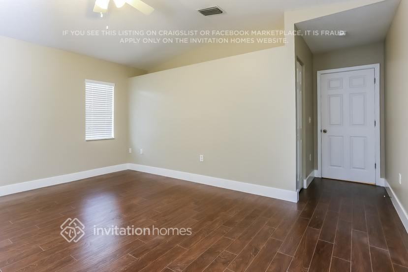1662 Nw 97th Ave - Photo 5 of 19