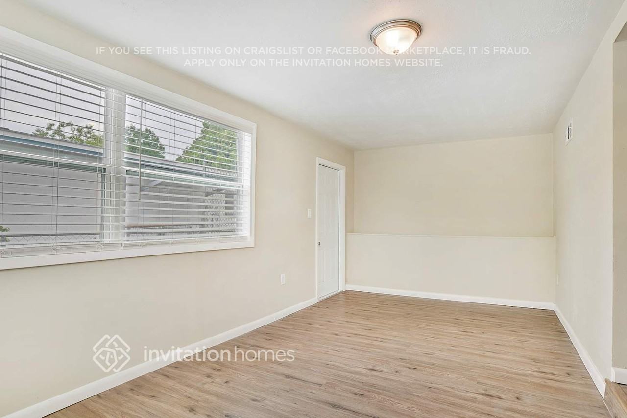 4033 Castlegate Dr - Photo 2 of 23