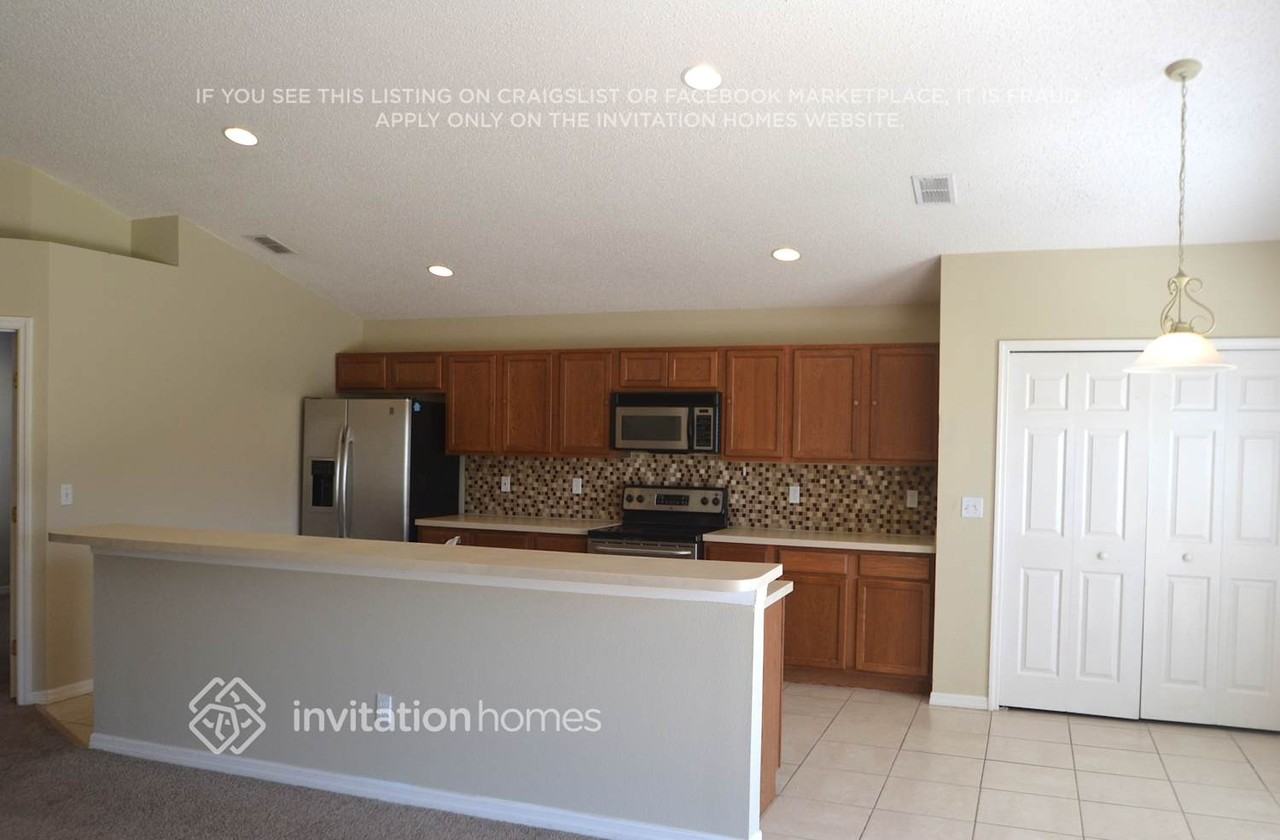 727 Versailles Ln - Photo 3 of 9