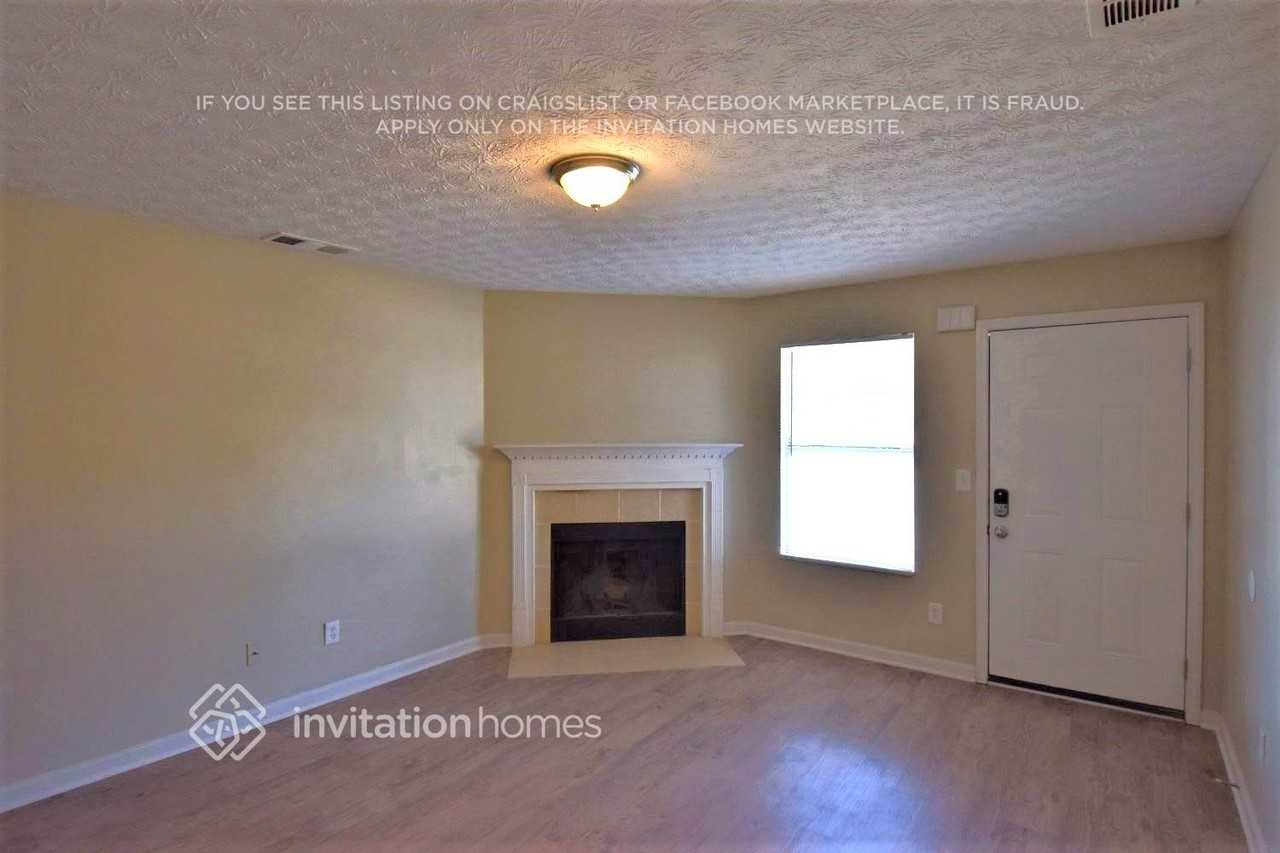 727 Trickle Ln - Photo 2 of 11