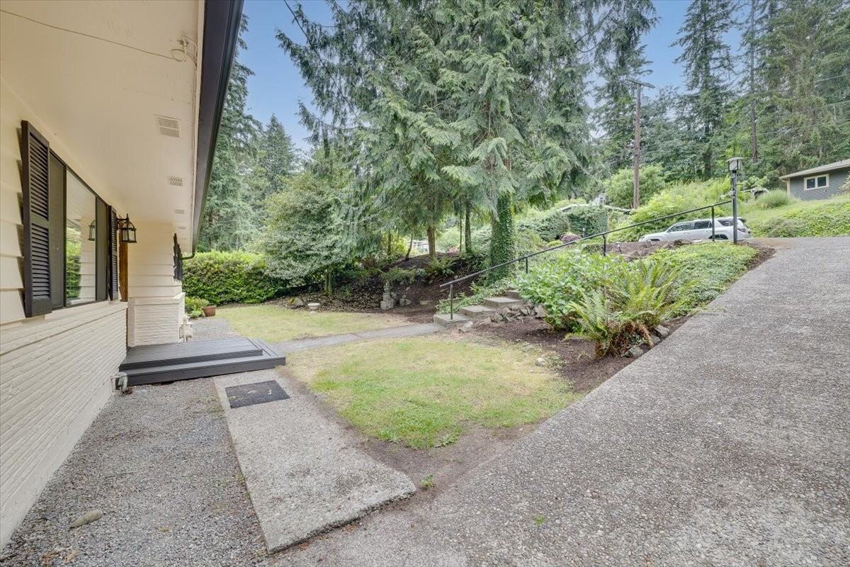 15062 Se 44th St - Photo 3 of 37
