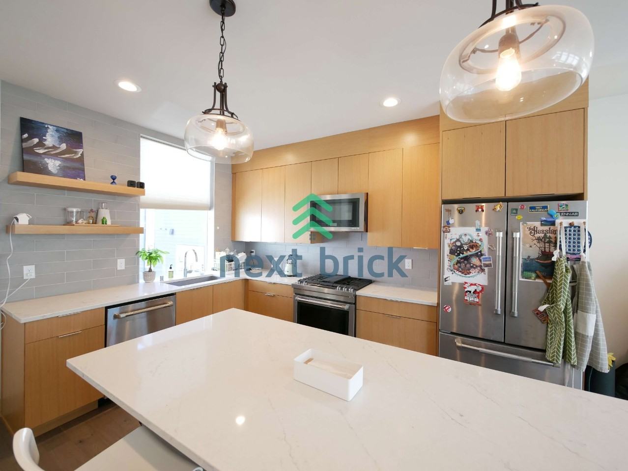 4818 Phinney Ave N - Photo 5 of 16