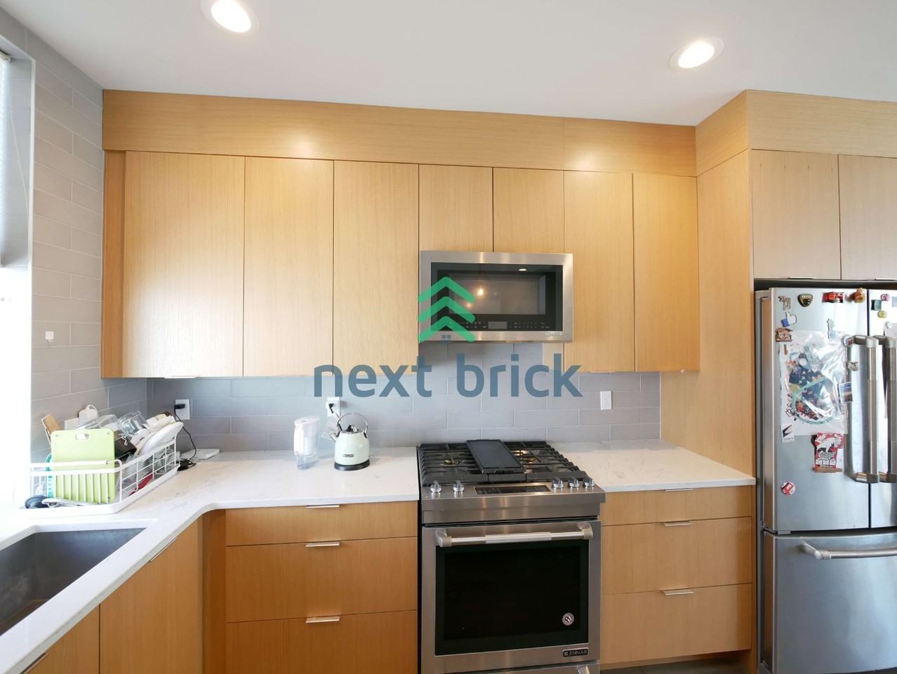 4818 Phinney Ave N - Photo 6 of 16