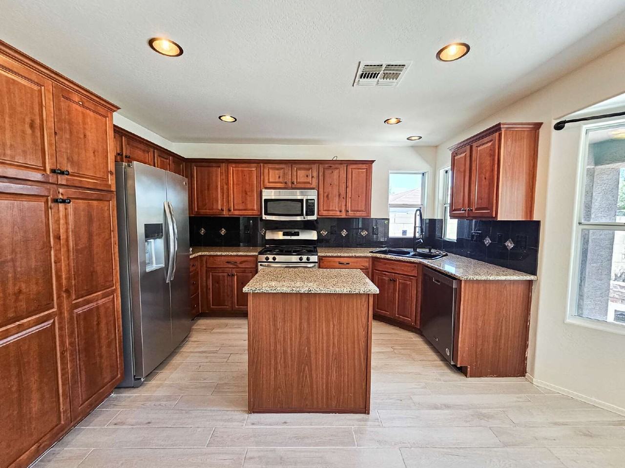 1311 E Marcella Ln - Photo 4 of 19