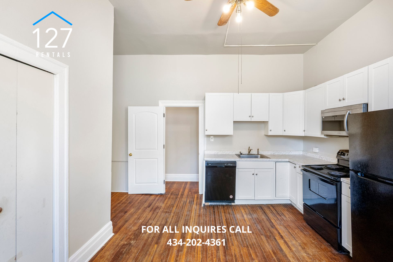 611 7th St #611 - Photo 3 of 23