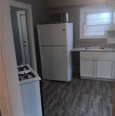 10917 Notre Dame Ave #1 - Photo 6 of 14