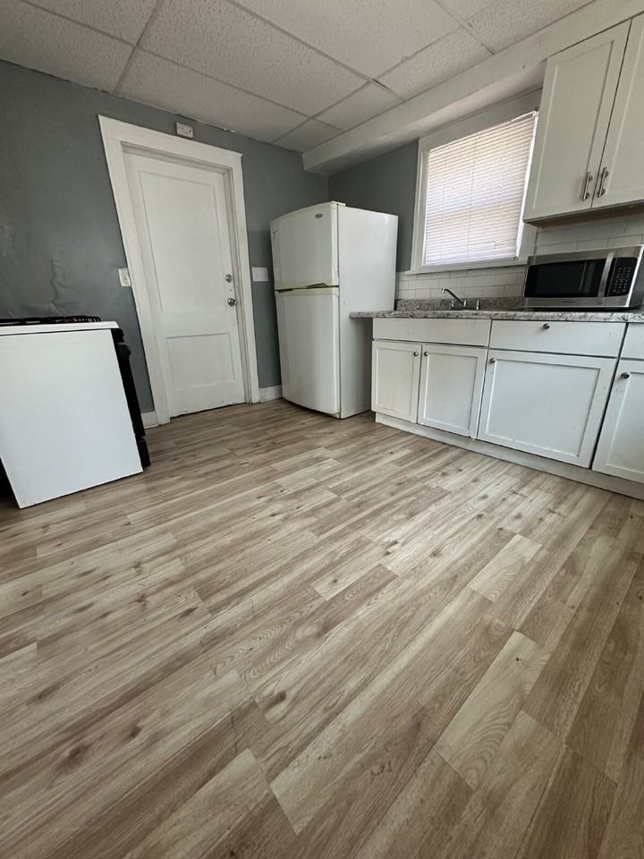 10917 Notre Dame Ave #1 - Photo 7 of 14