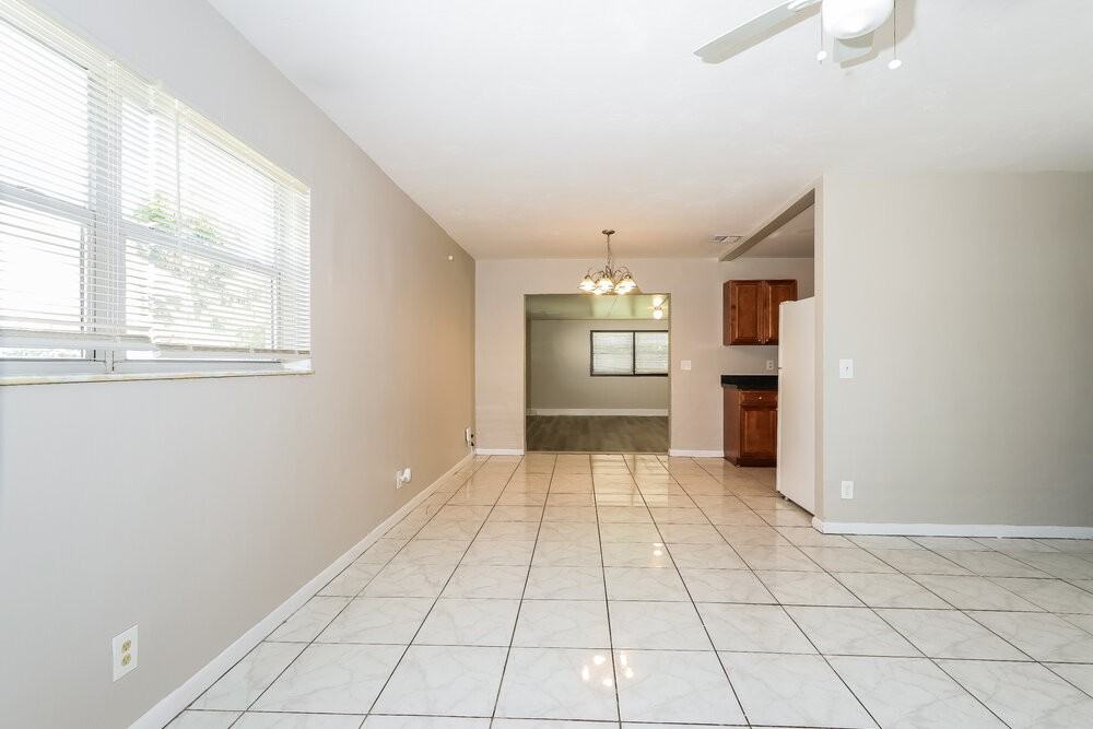207 Sw 9th St - Photo 6 of 16