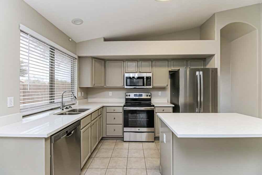 477 E Devon Dr - Photo 6 of 16