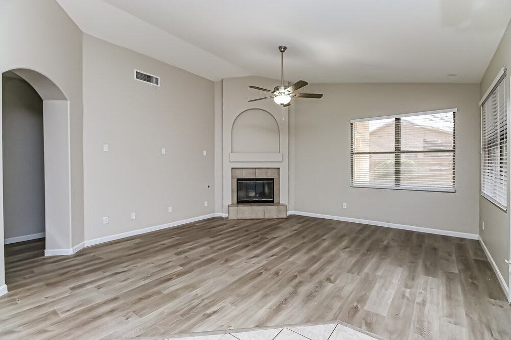 477 E Devon Dr - Photo 7 of 16