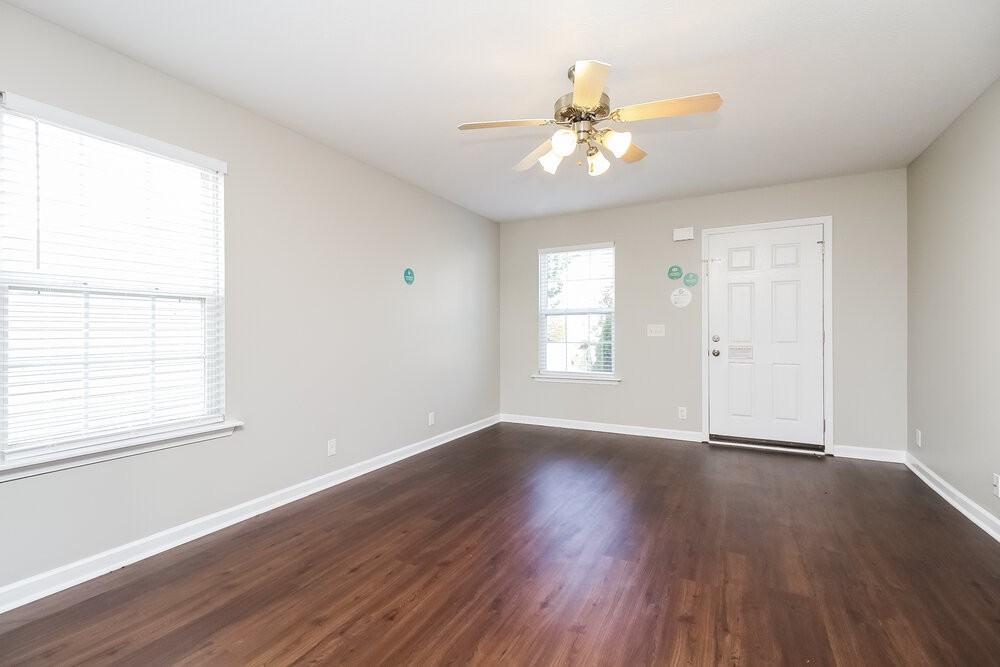 8032 Maggie Ct - Photo 4 of 17