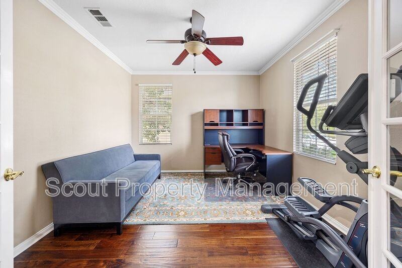 28851 Springfield Pl - Photo 4 of 50