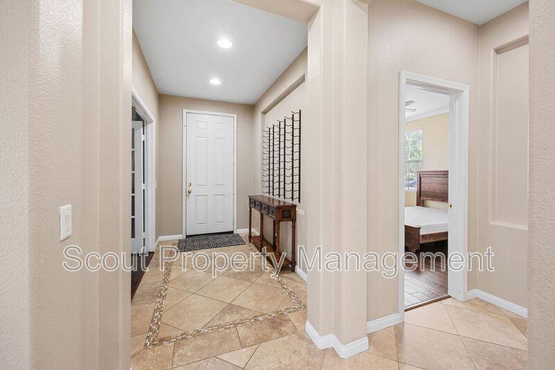 28851 Springfield Pl - Photo 5 of 50