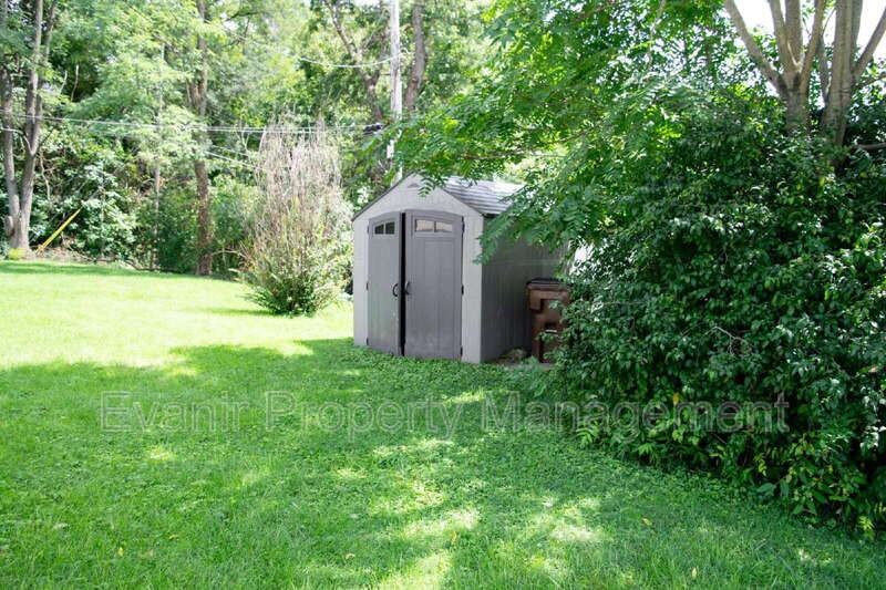 509 E 3rd St - Photo 5 of 27