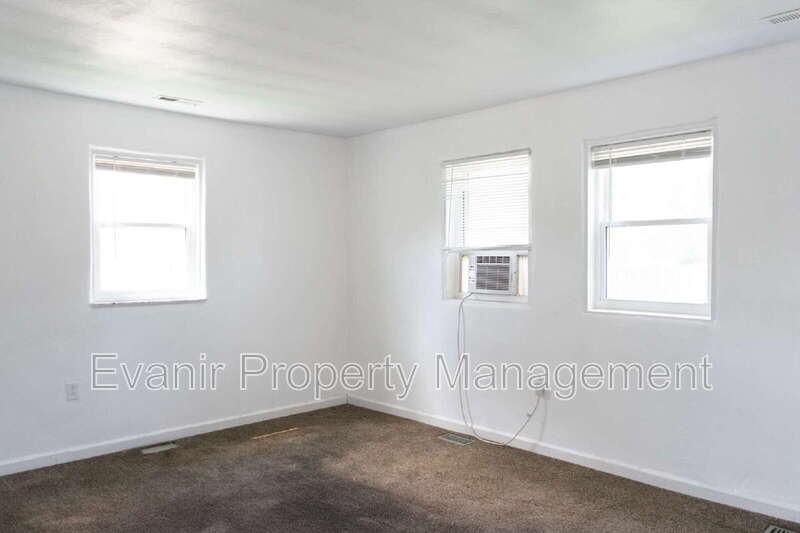 509 E 3rd St - Photo 7 of 27