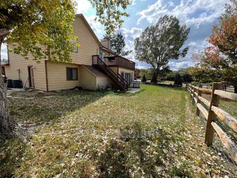 320 Rangely Dr - Photo 3 of 8