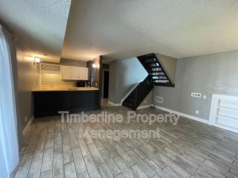 320 Rangely Dr - Photo 5 of 8