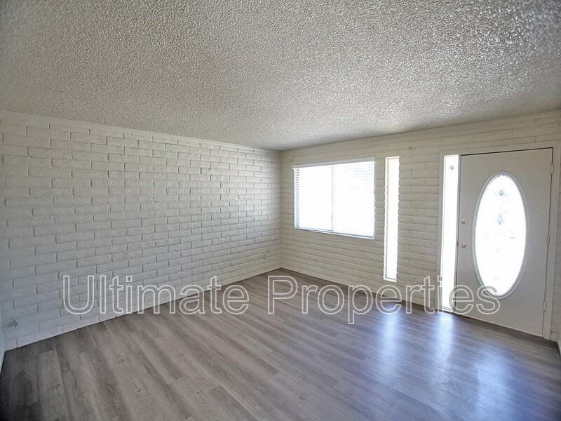 6043 N 71st Ln - Photo 4 of 25