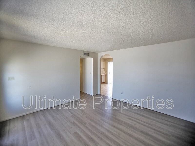 6043 N 71st Ln - Photo 6 of 25